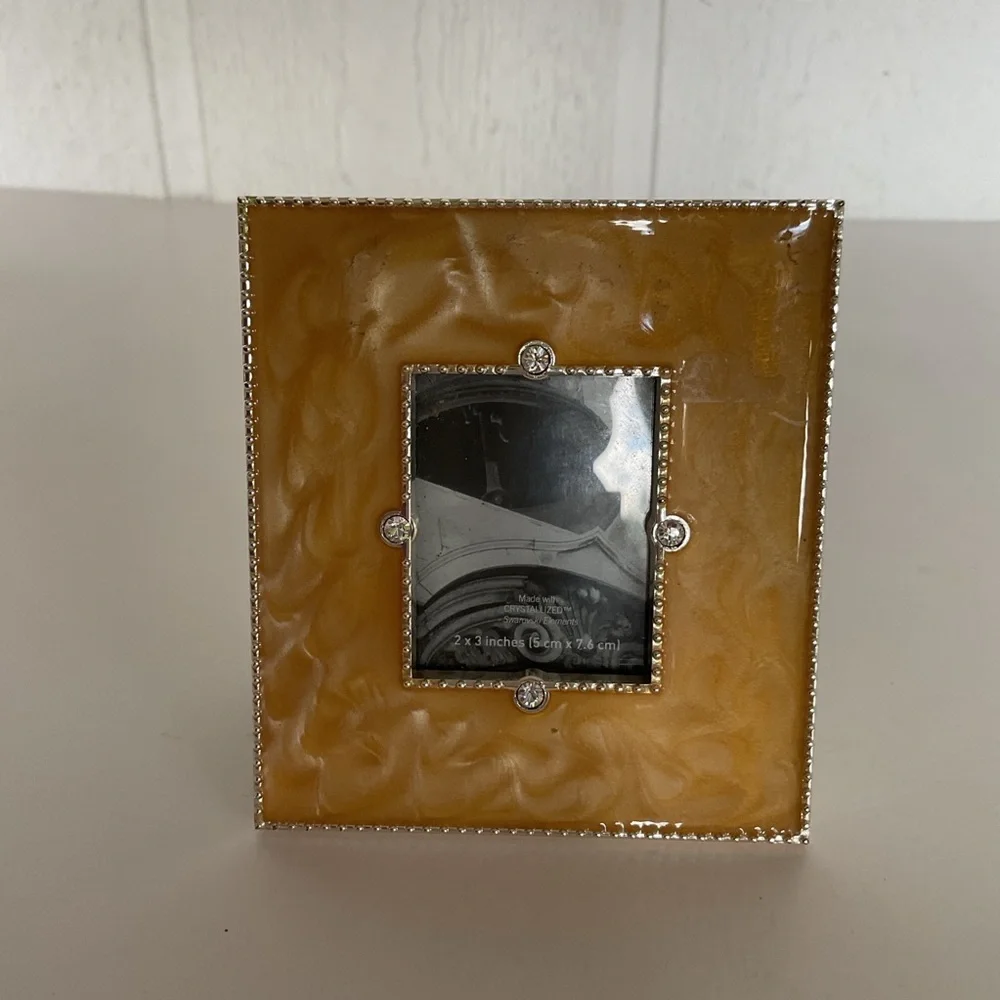 Wallet size picture frame. NWT